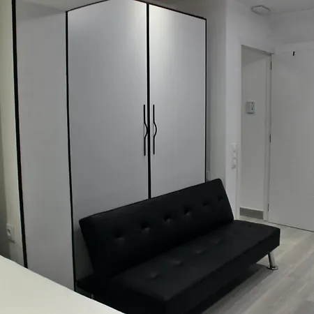 Work Apartment *